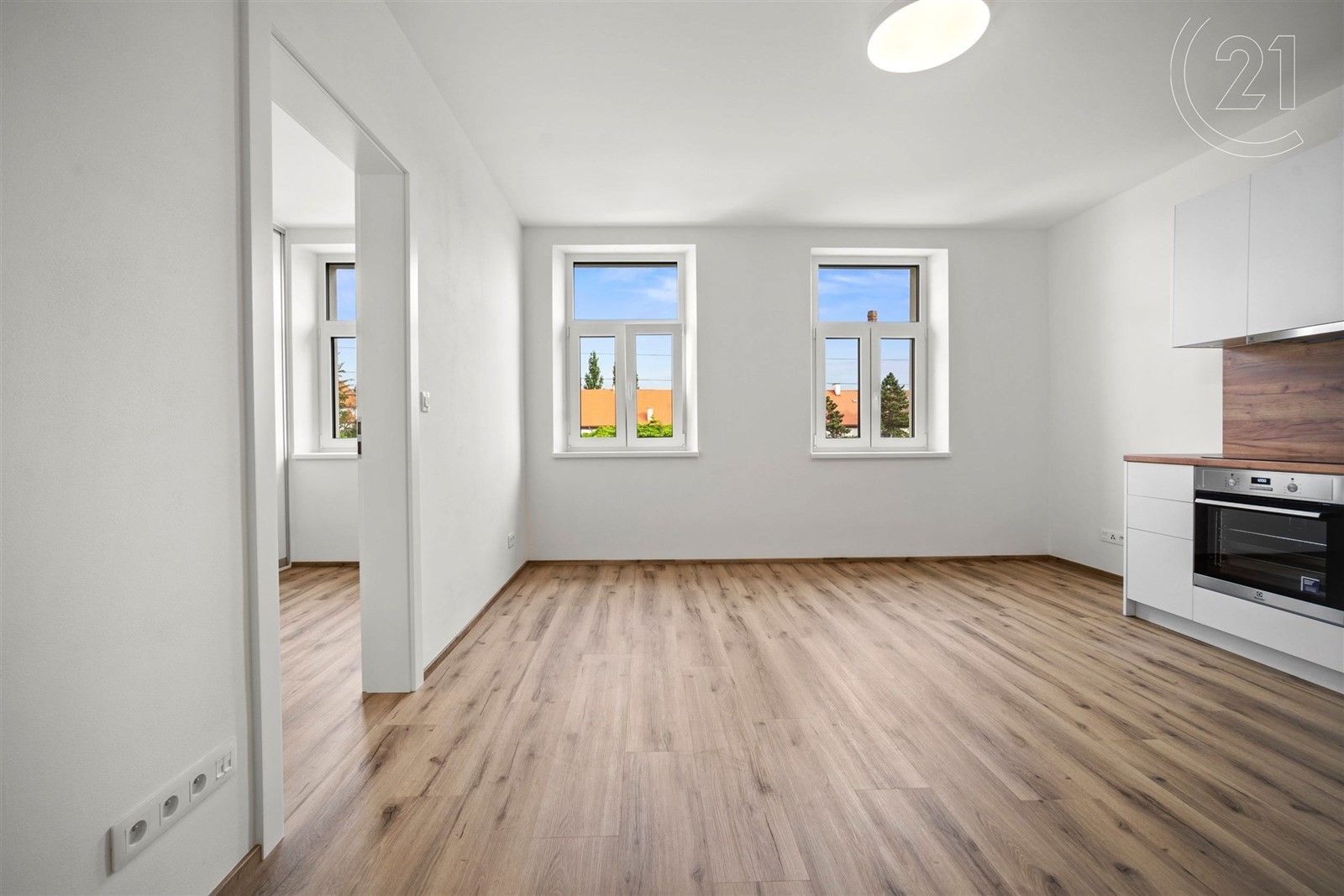 3+kk, Zbraslavské náměstí, Praha, 45 m²