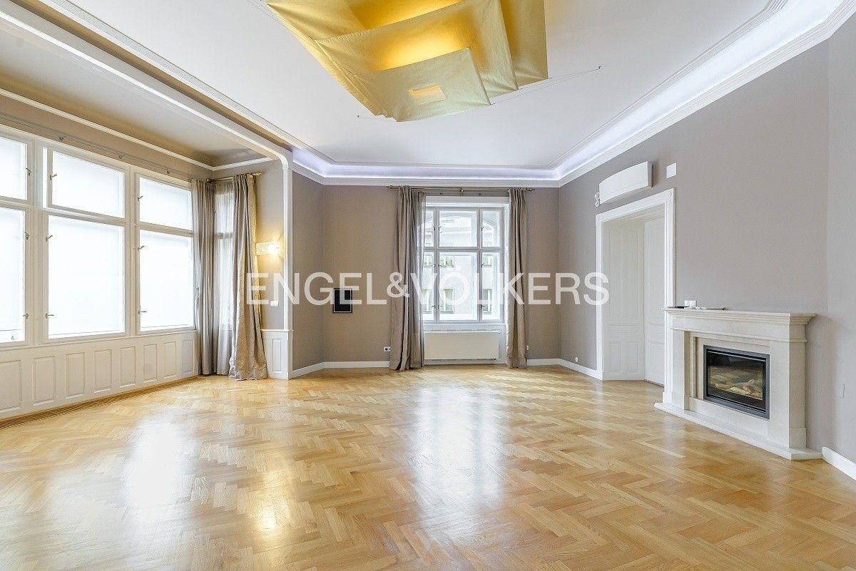 Pronájem byt 4+1 - V kolkovně, Praha, 220 m²