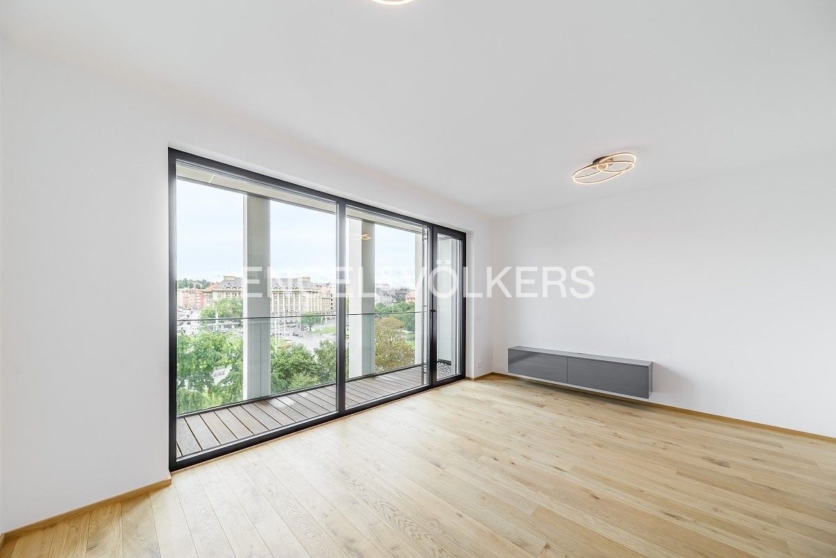 1+kk, Vítězné náměstí, Praha, 33 m²