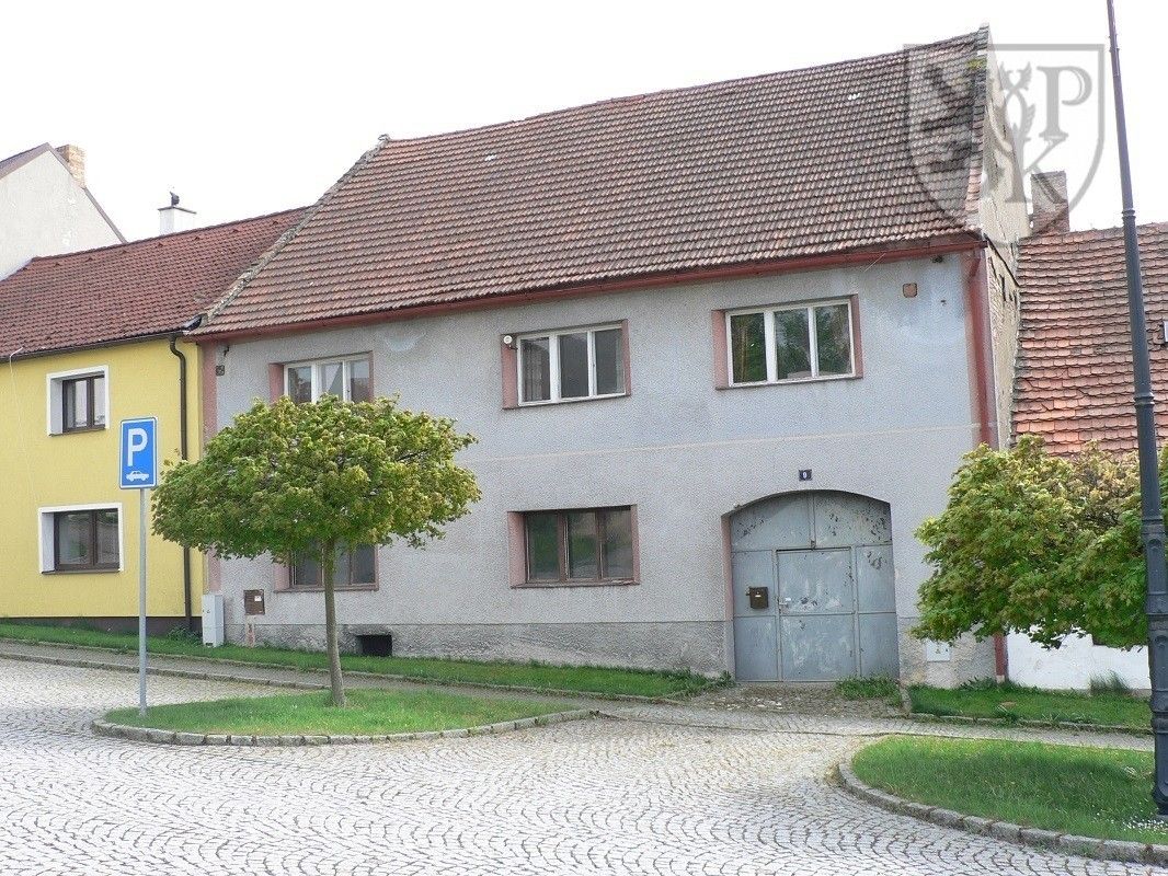 Rodinné domy, nám. J. Kučery, Bělčice, 580 m²