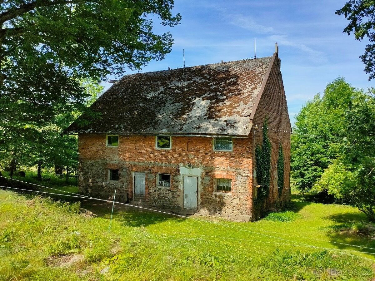 Chaty, Hanušovice, 788 33, 439 m²