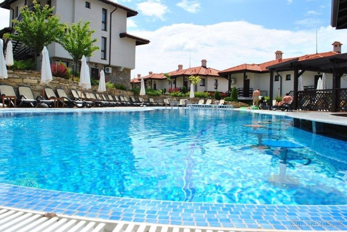 Byty, 987 66, Zahraničí