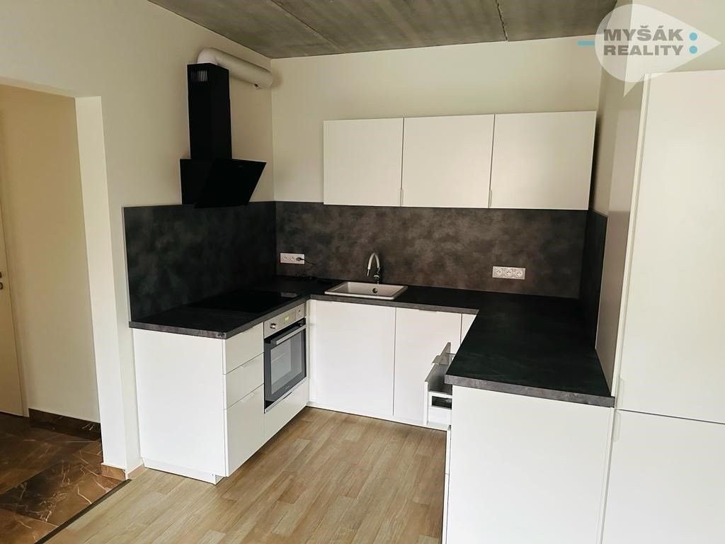 2+kk, Vrchlického, Kladno, 72 m²