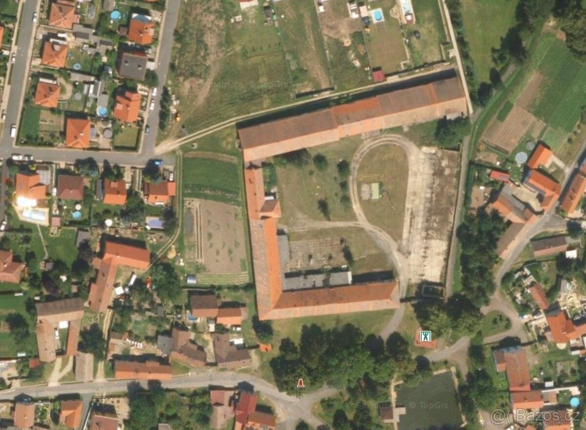 Sklady, Straškov-Vodochody, 411 84, 10 000 m²