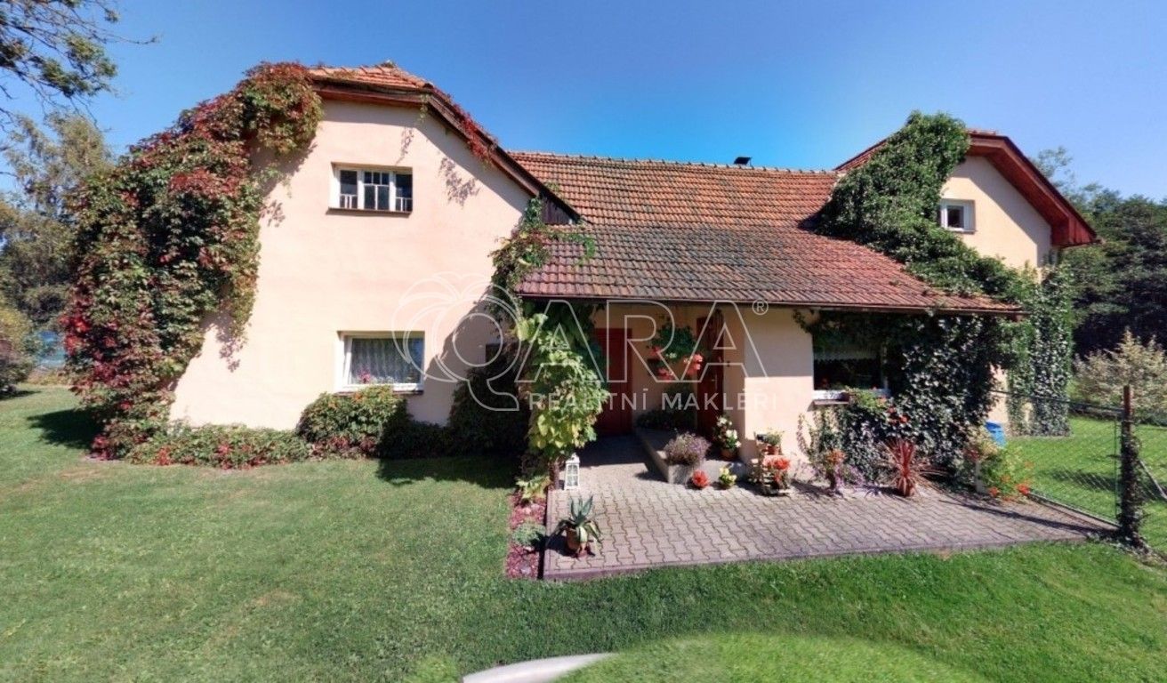 Rodinné domy, Stašov, 120 m²