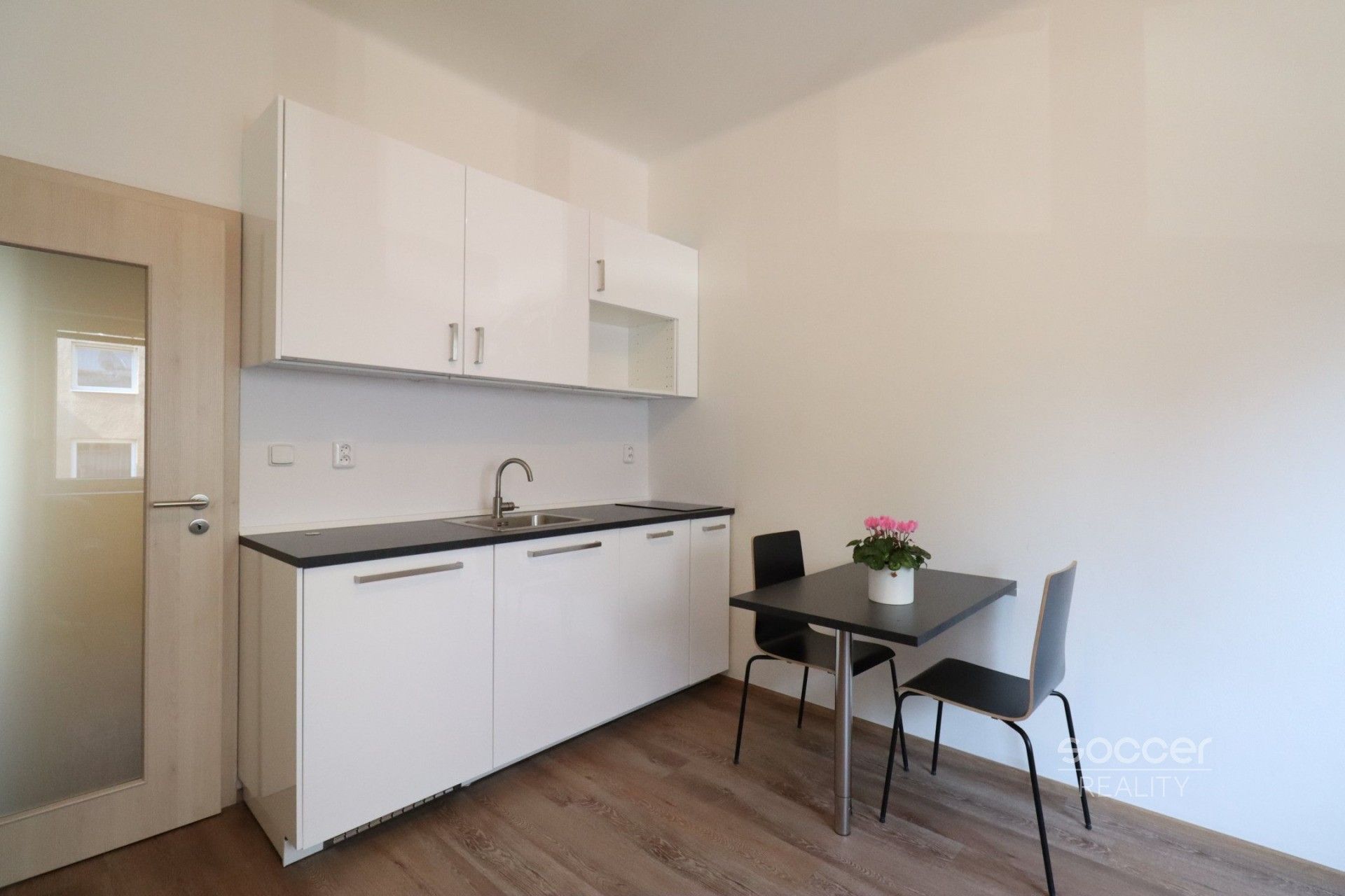 2+kk, Vnější, Praha, 40 m²