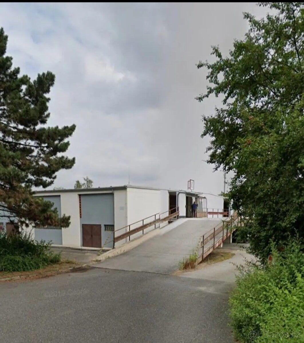 Garáže, Praha, 198 00