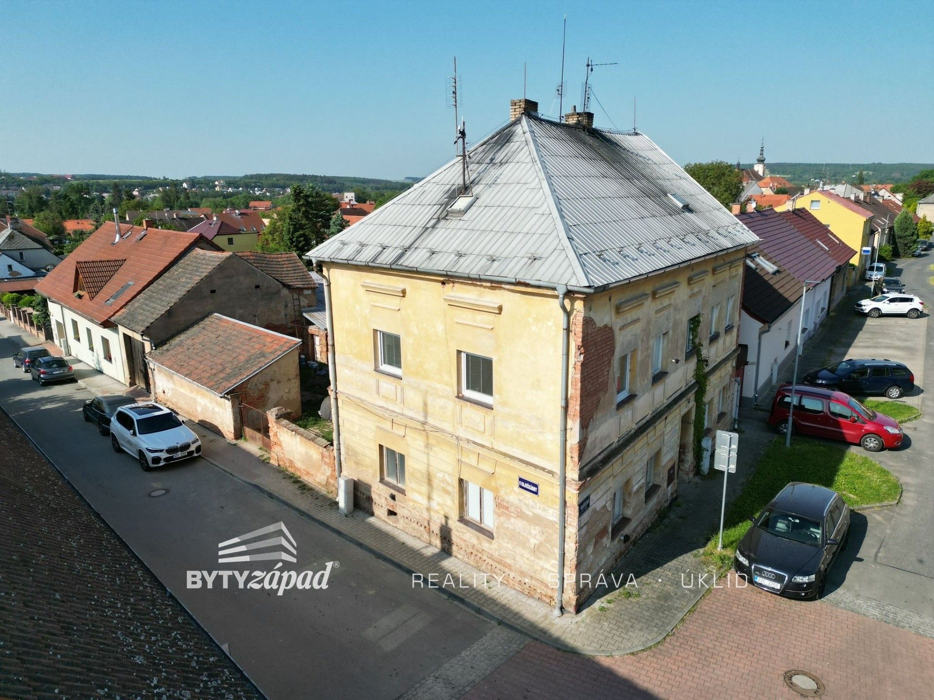 Prodej dům - Vlkýšská, Město Touškov, 664 m²