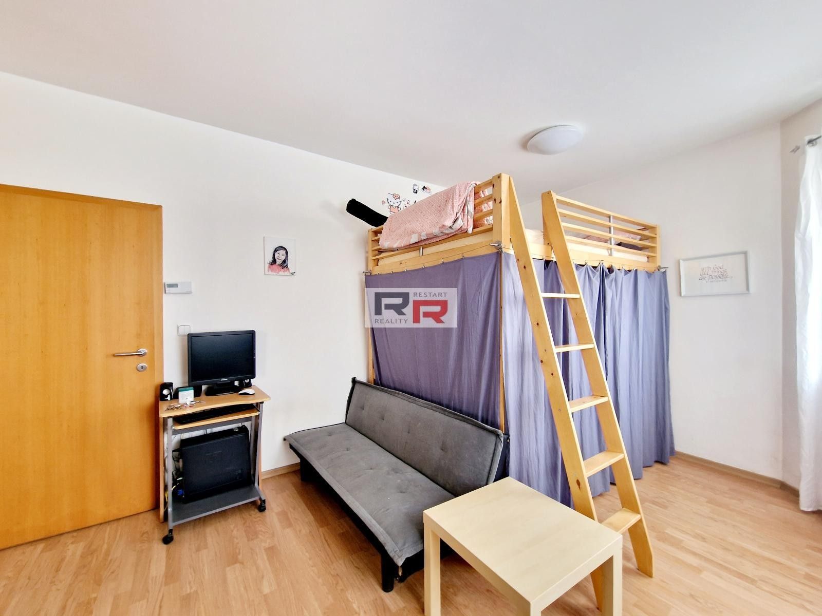 Pronájem byt 1+1 - Hodolanská, Olomouc, 40 m²