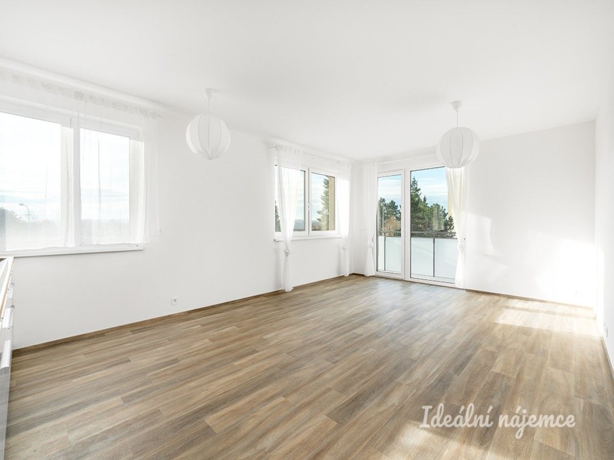 3+kk, Mazurská, Praha, 94 m²