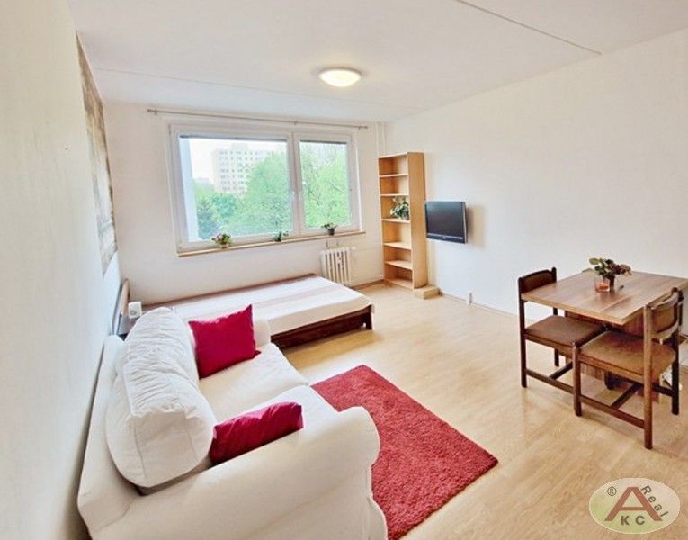 1+kk, Samohelova, Praha, 29 m²