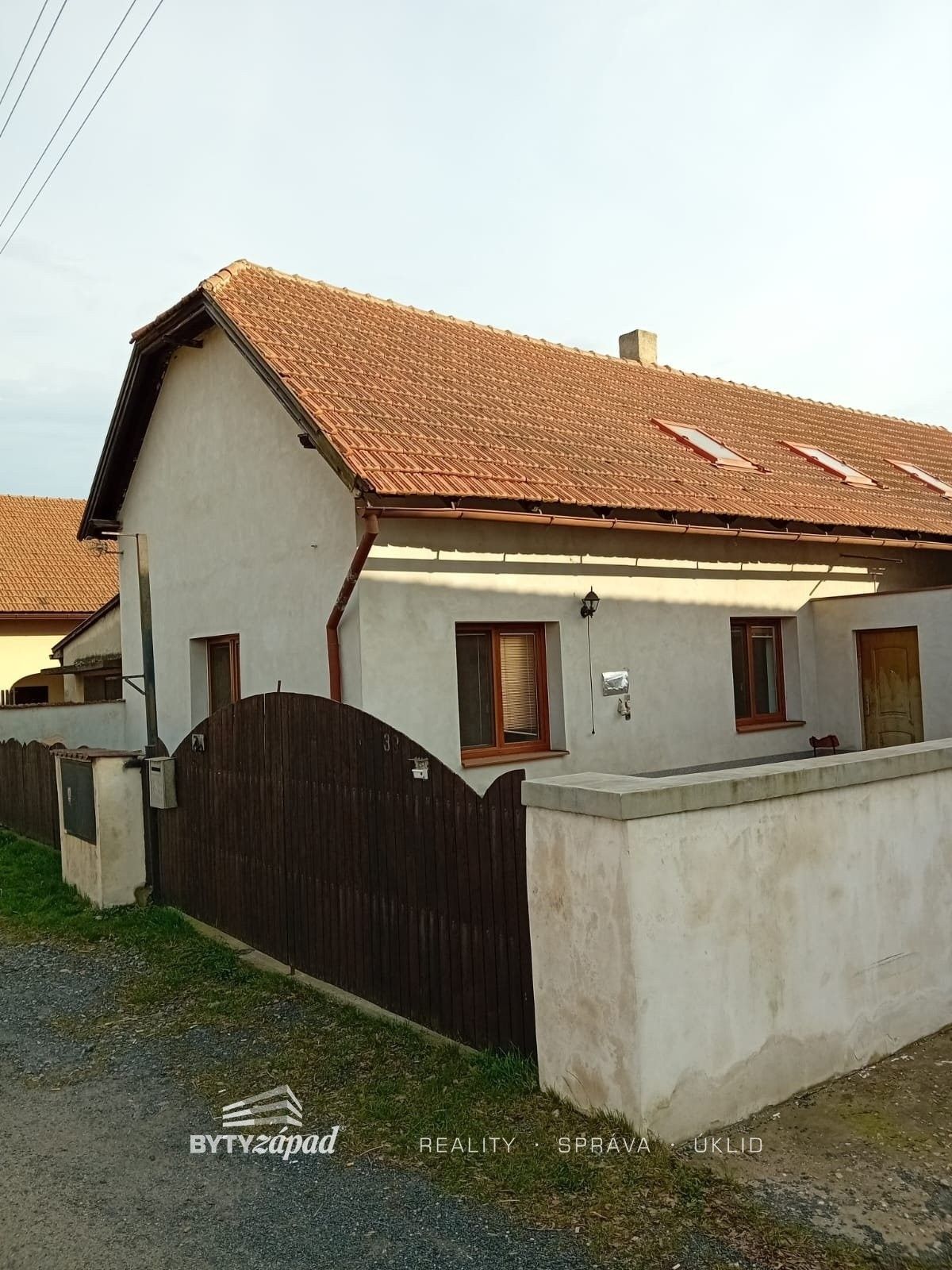 Prodej dům - Malý Újezd, 350 m²