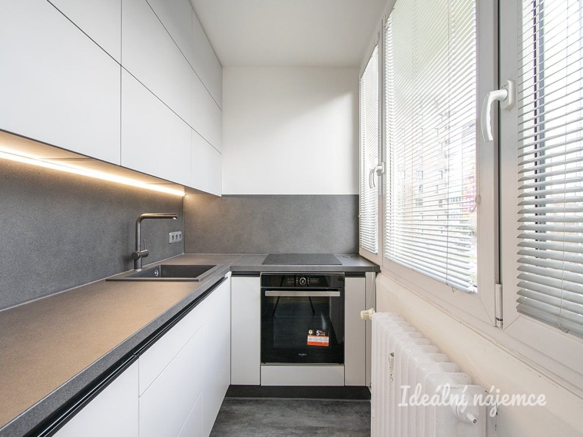 3+kk, Nekvasilova, Praha, 55 m²