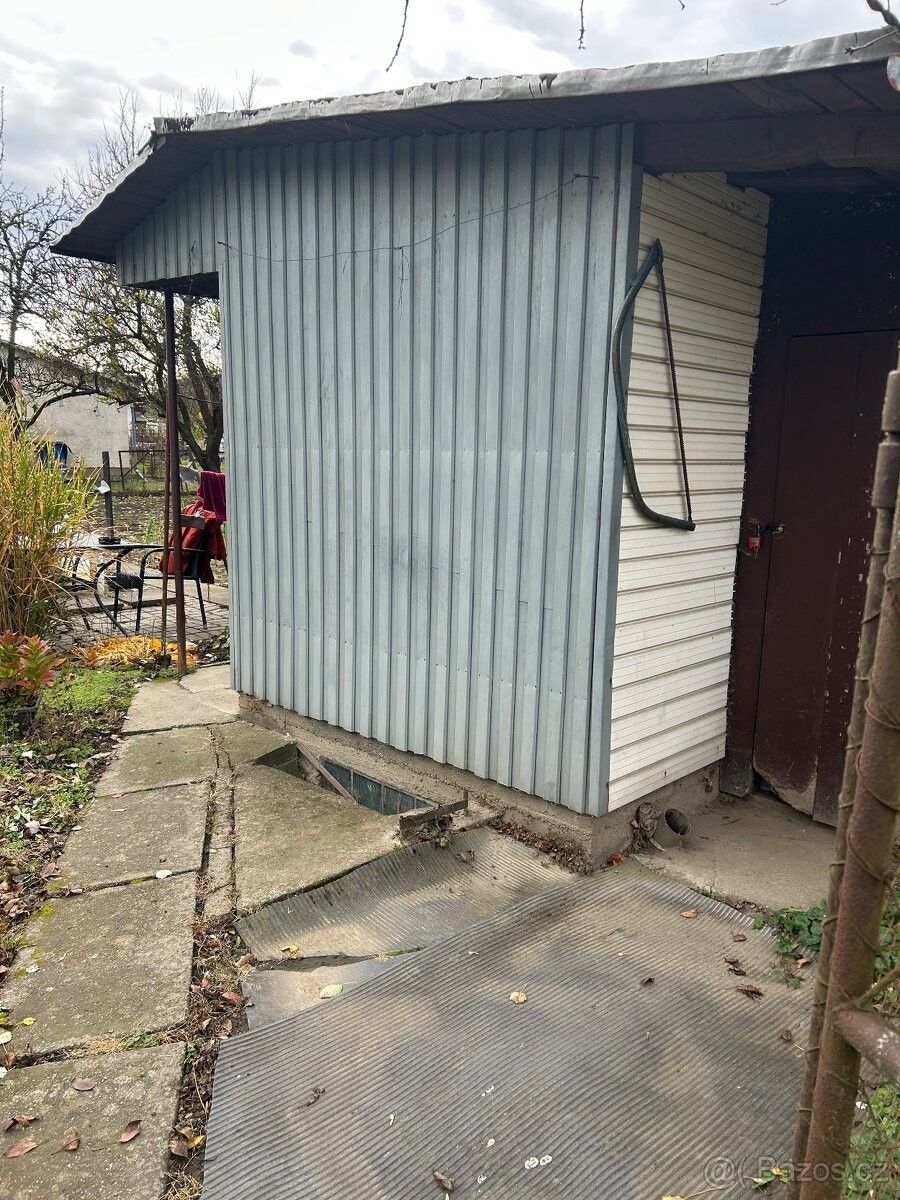 Zahrady, Hodonín, 695 01