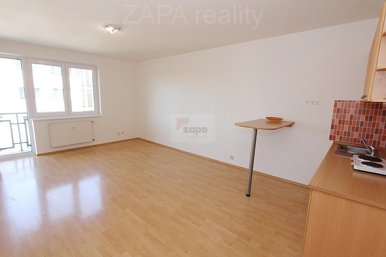 Pronájem byt 1+kk - K prádelně, Praha, 34 m²