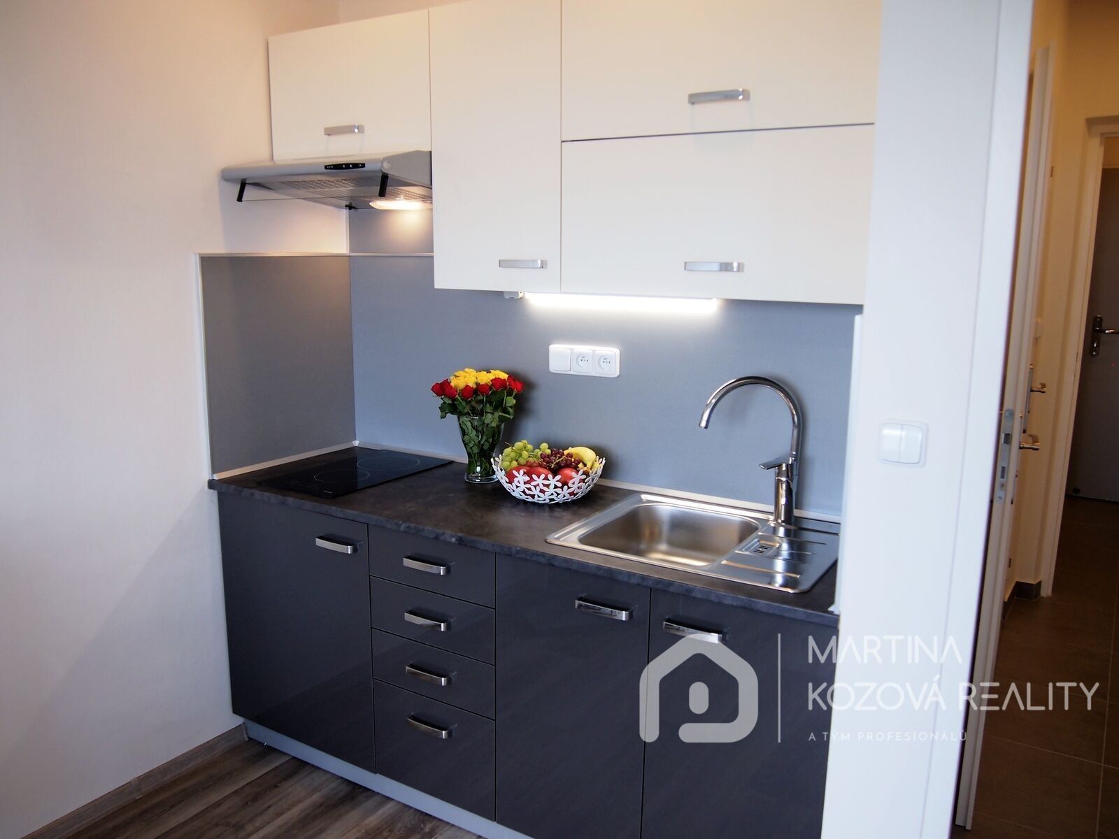 Pronájem byt 1+kk - Narcisová, Praha, 28 m²