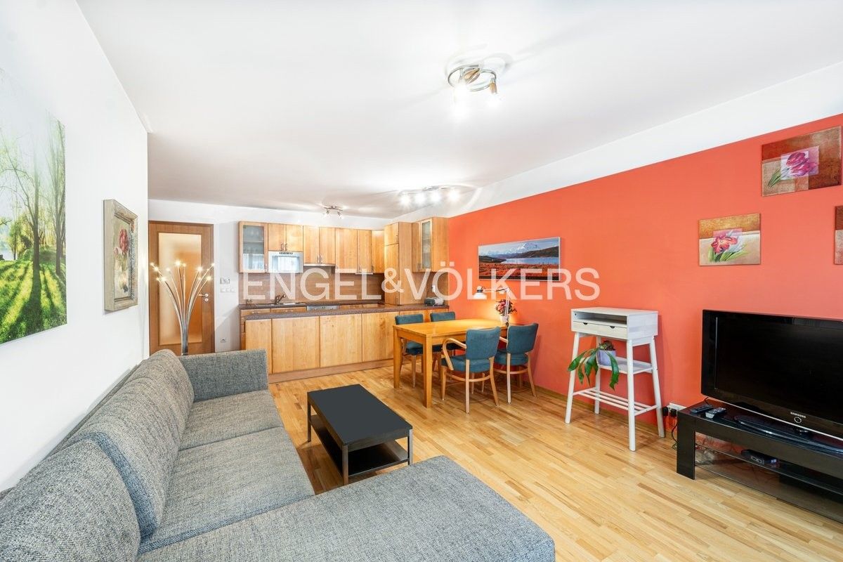 3+kk, Lovčenská, Praha, 74 m²