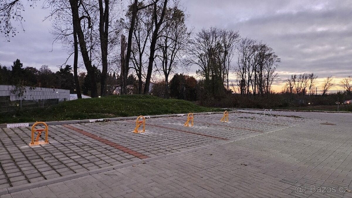 Garáže, Vyškov, 682 01