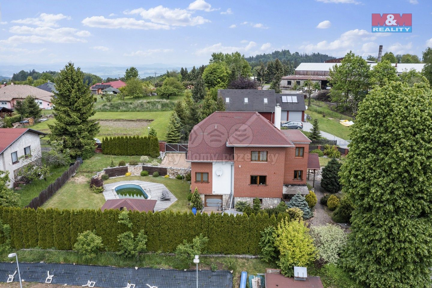 Rodinné domy, Borová, 370 m²