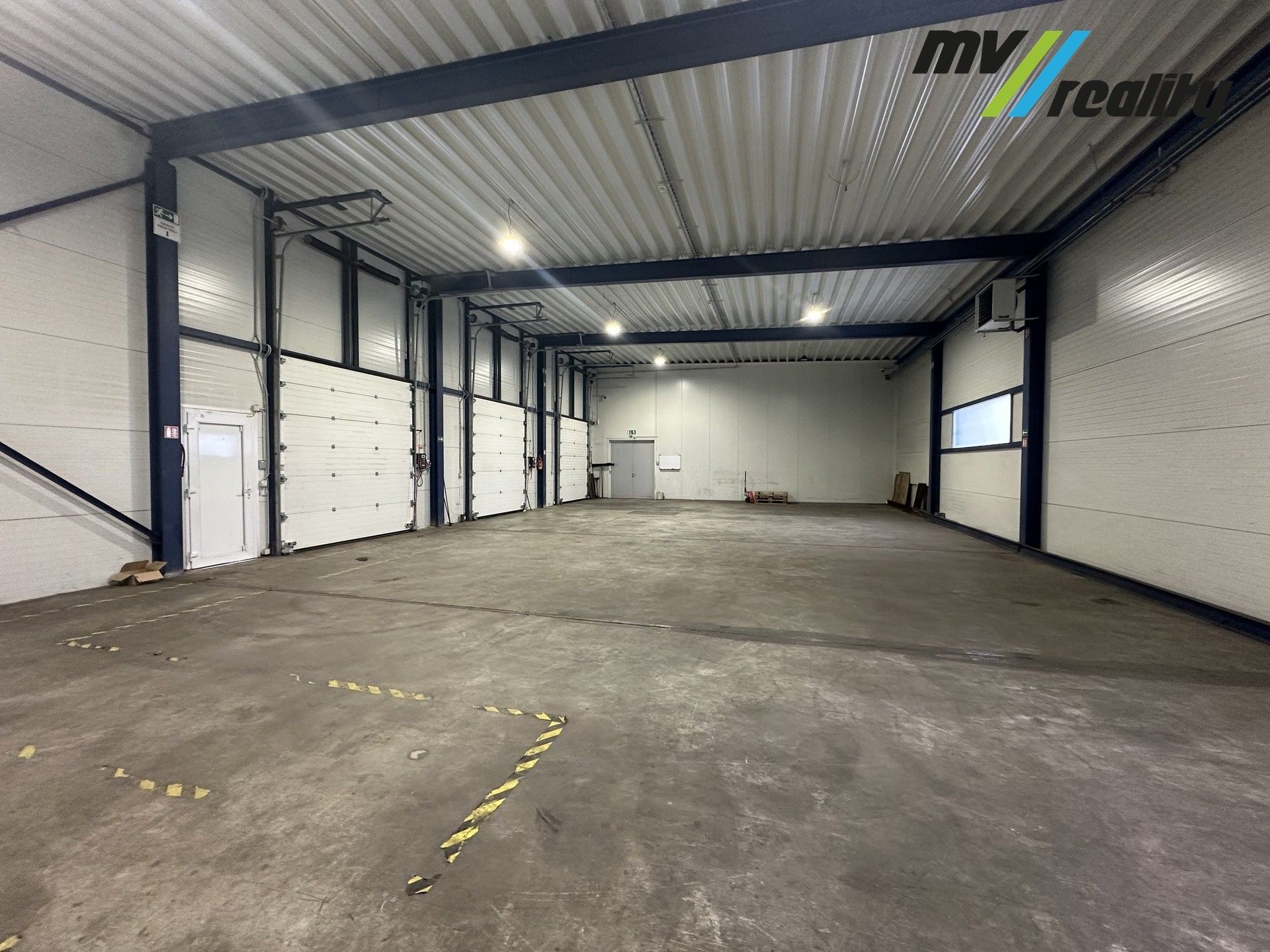 Sklady, 9. května, Chlumec nad Cidlinou, 414 m²