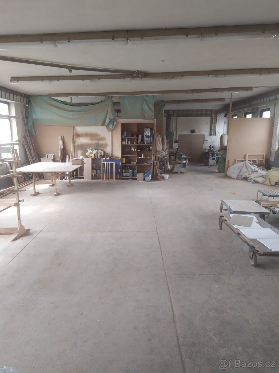 Sklady, Ostrava, 703 00