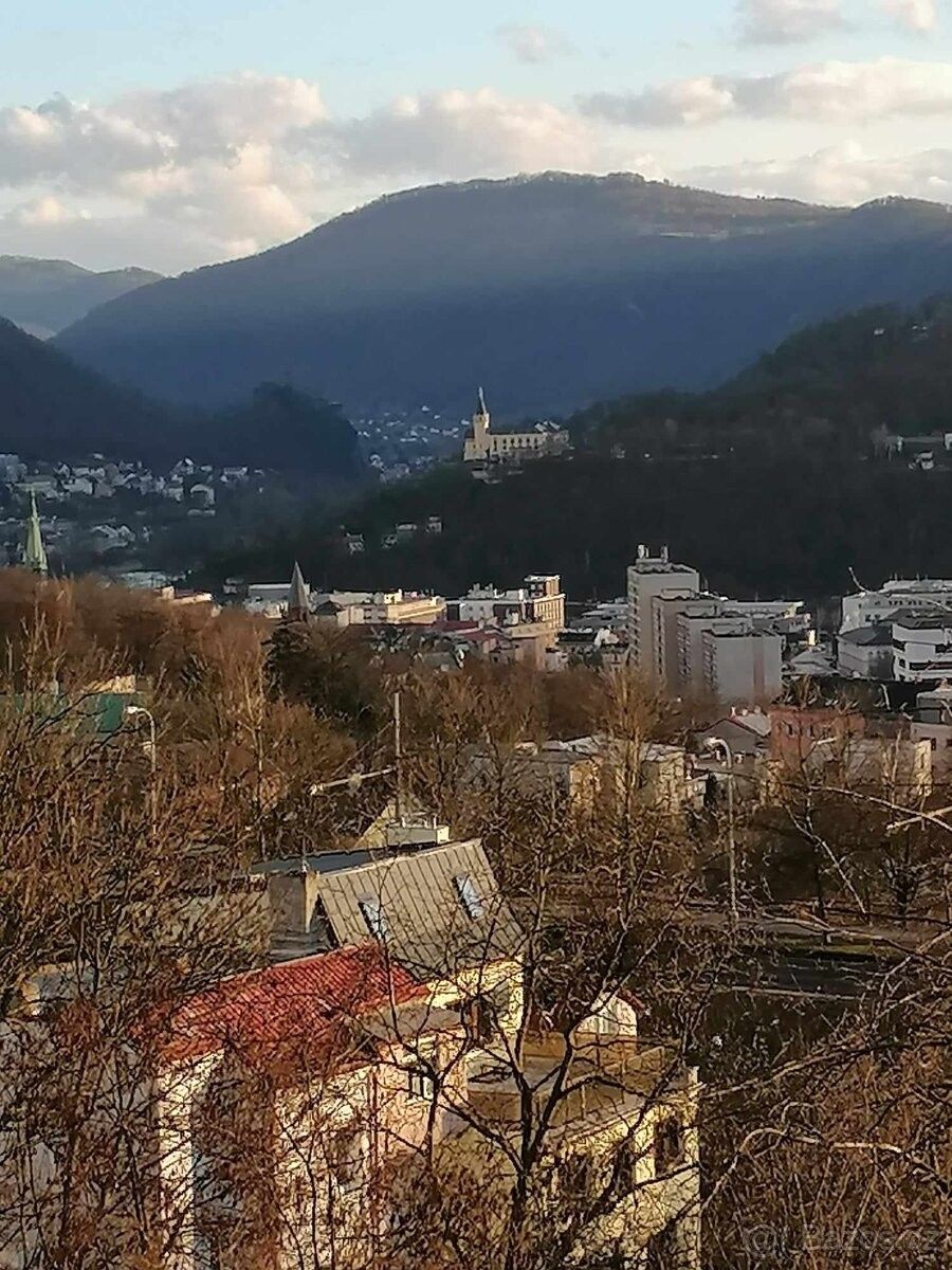 2+kk, Ústí nad Labem, 400 11