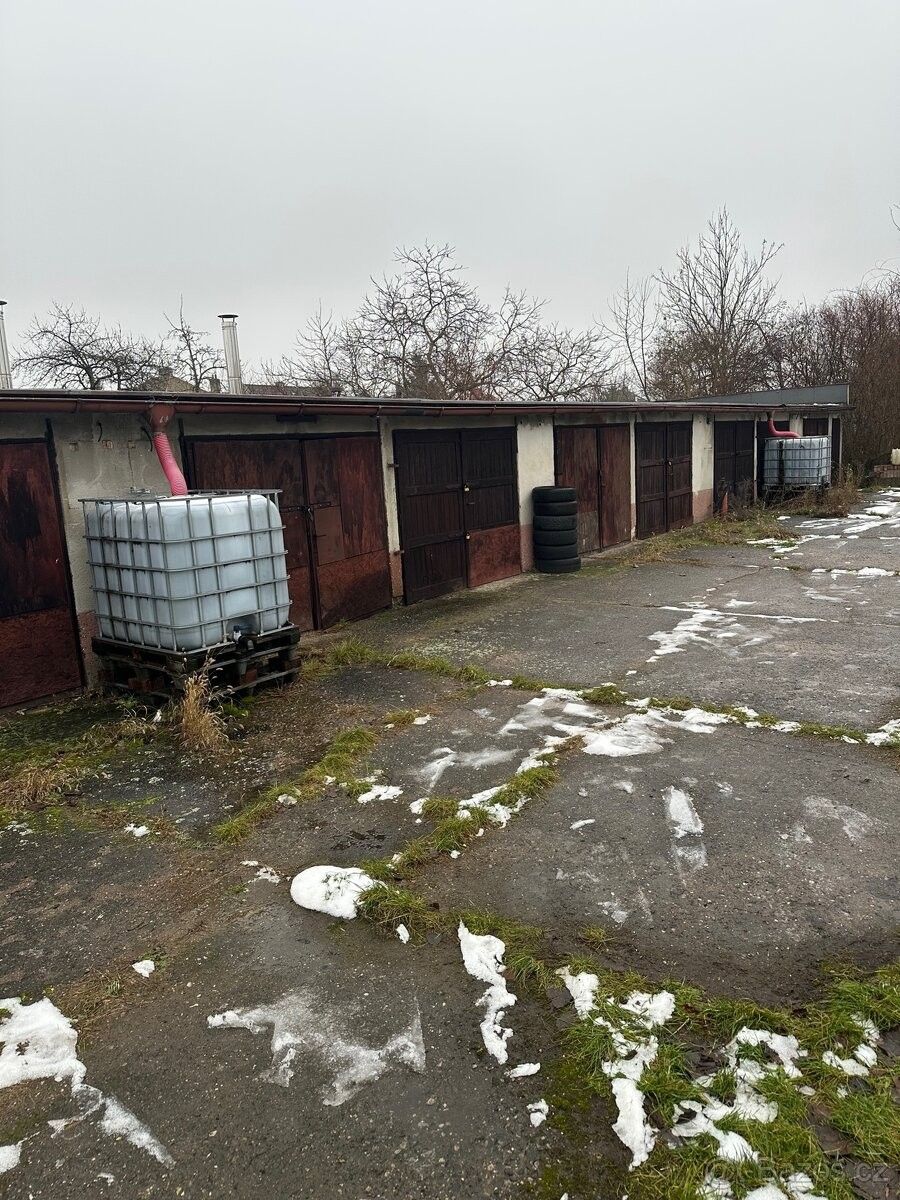 Garáže, Pardubice, 530 03
