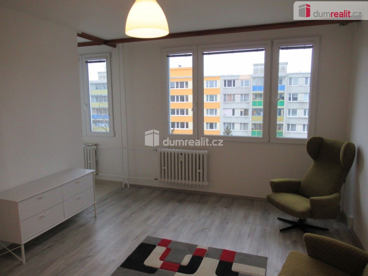 Pronájem byt 1+kk - Bílinská, Praha, 27 m²