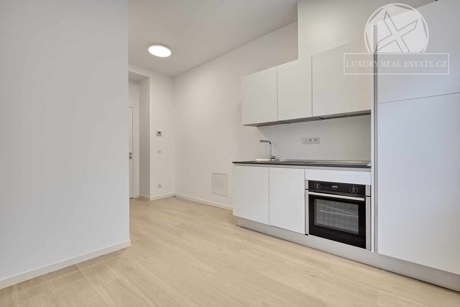 3+kk, Kolmá, Praha, 66 m²