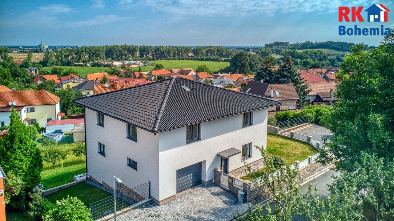 Prodej rodinný dům - Radim, Kolín, 300 m²