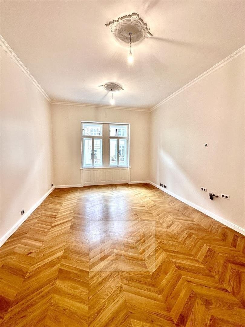 3+kk, Dittrichova, Praha, 87 m²