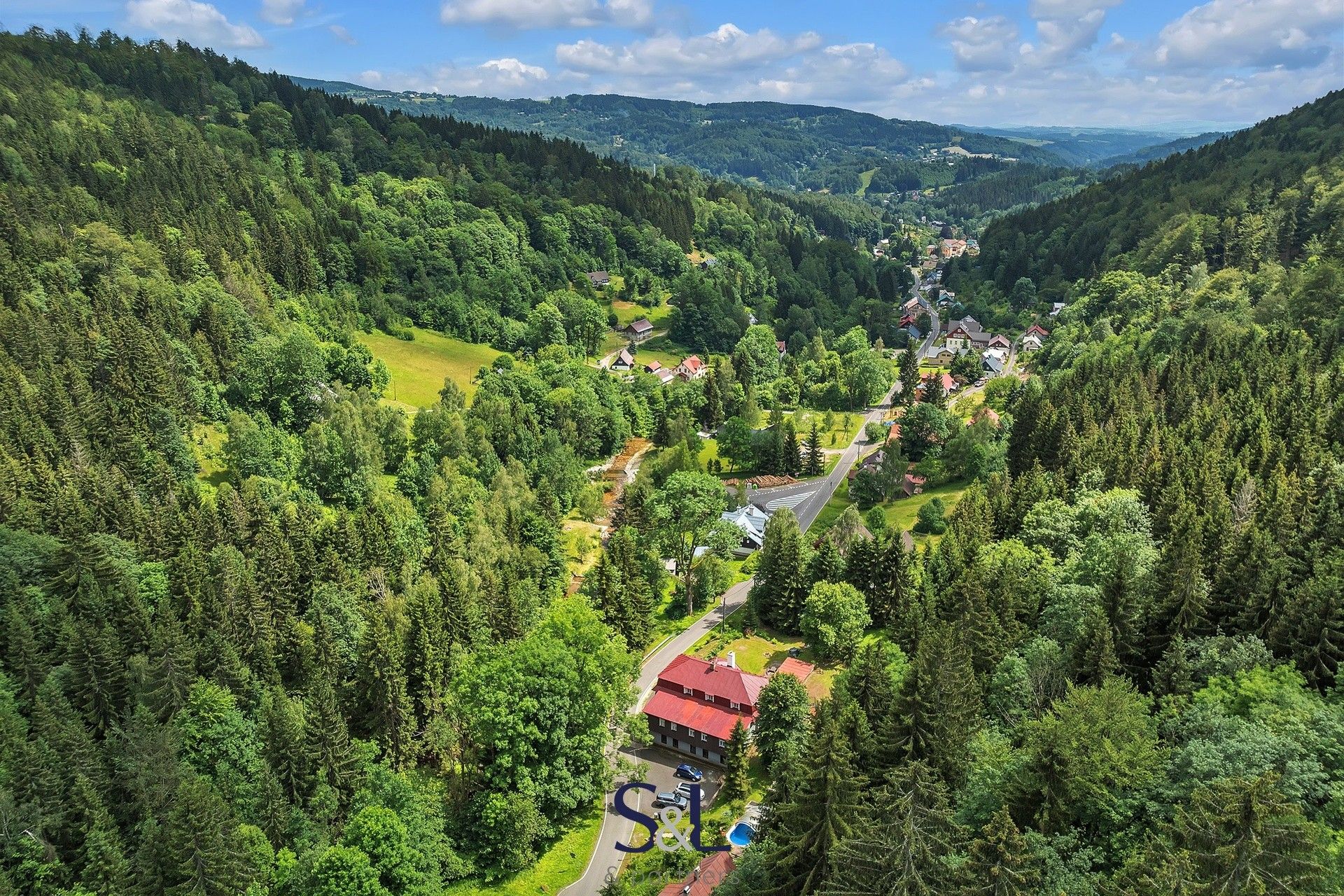 Prodej ubytovací zařízení - Údolní, Desná, 352 m²