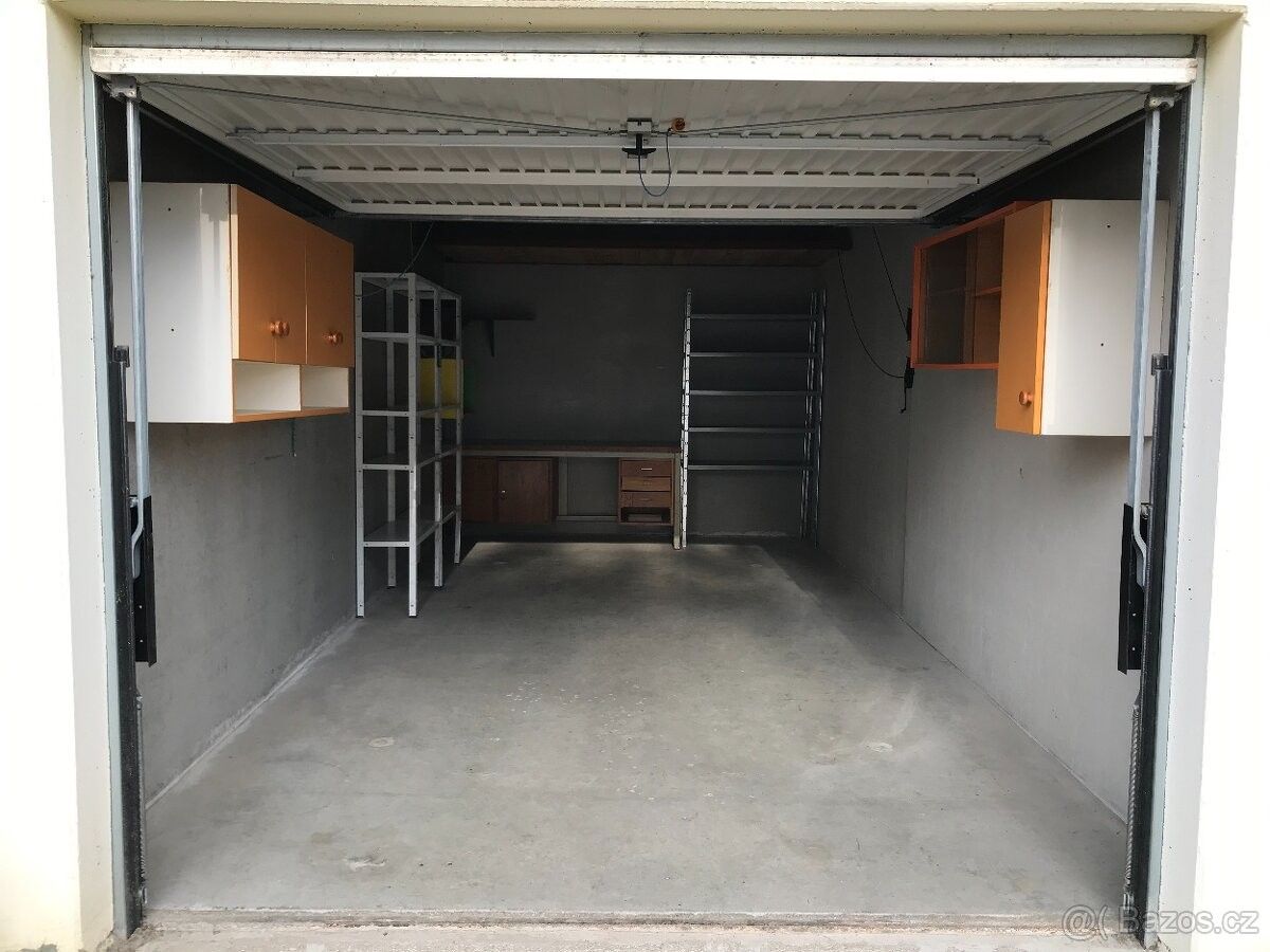 Garáže, Jindřichův Hradec, 377 01