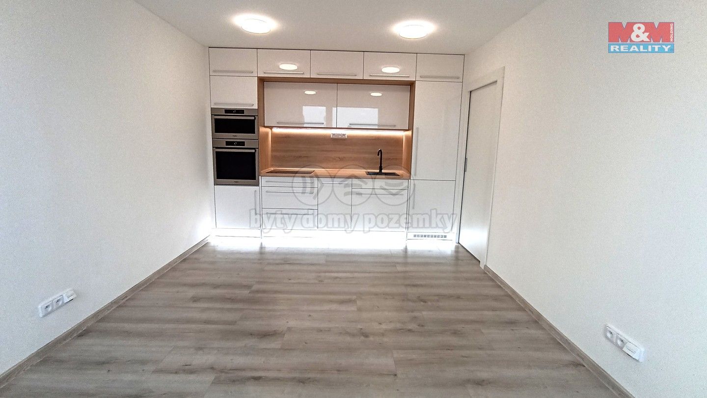 Pronájem byt 2+kk - Josefa Ševčíka, Most, 40 m²