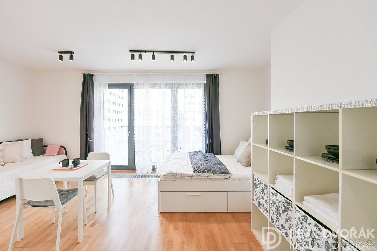 Prodej byt 1+kk - Praha, 130 00, 41 m²