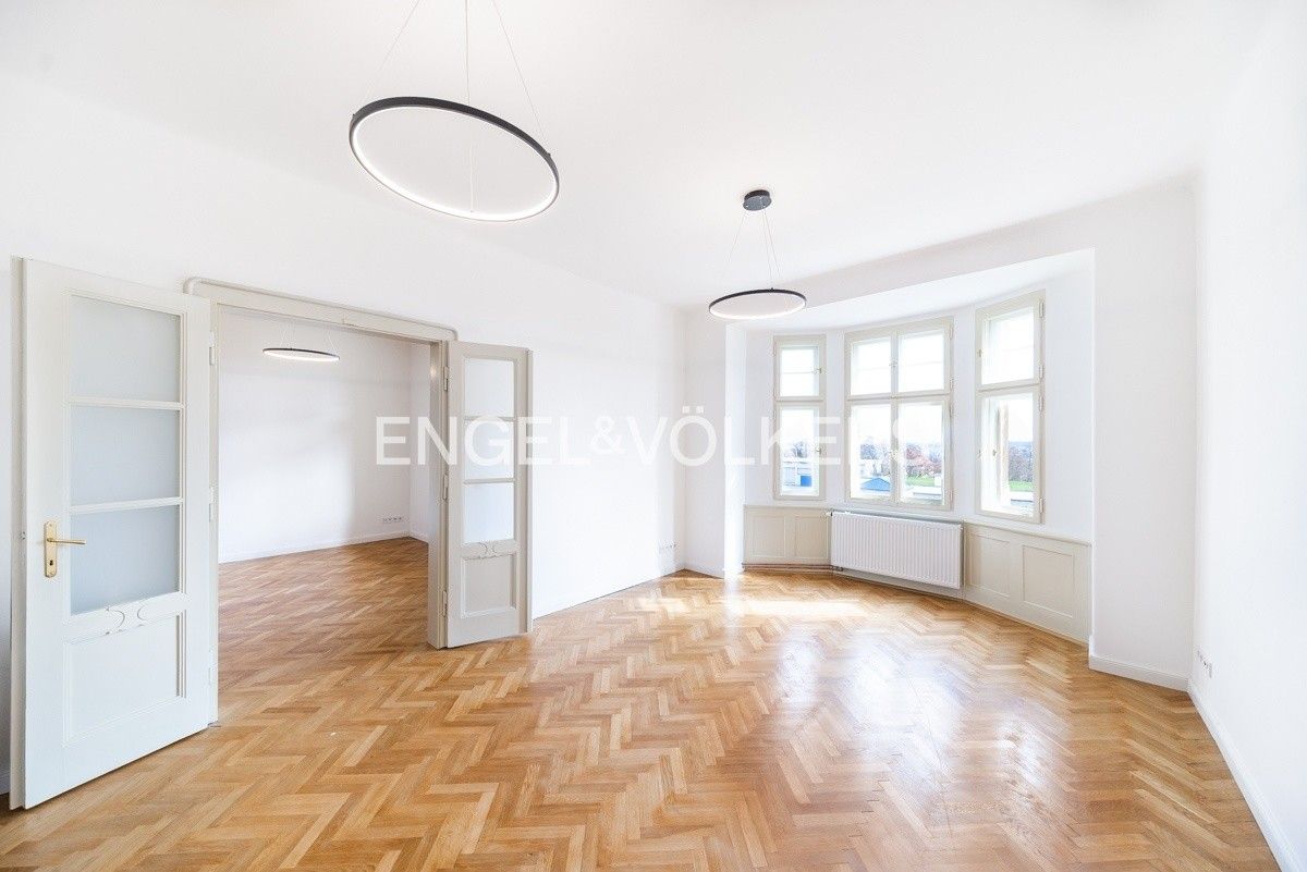 4+kk, Slezská, Praha, 115 m²