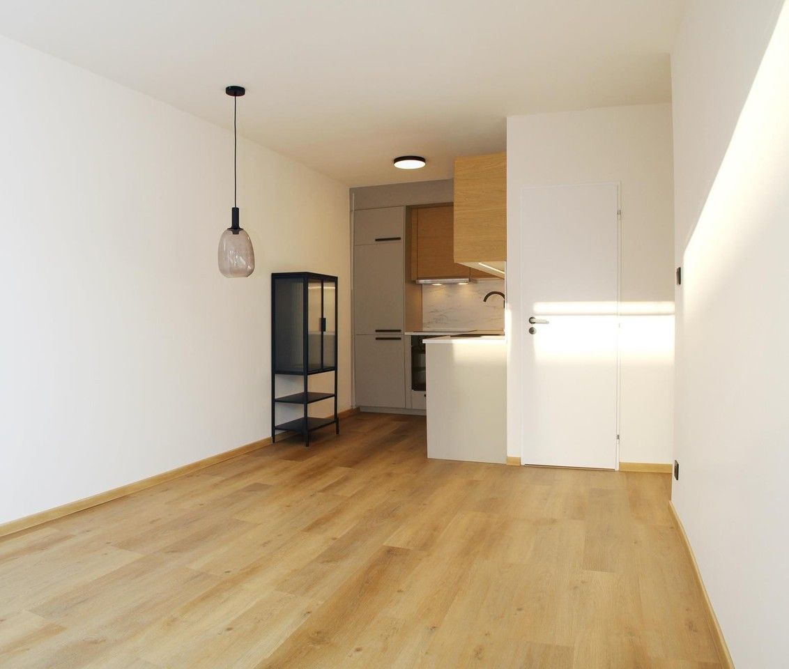 Pronájem byt 2+kk - Přímětická, Praha, 40 m²