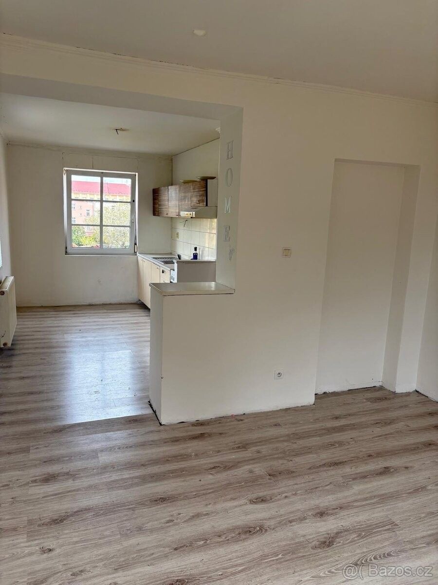 Pronájem byt - Chomutov, 430 03