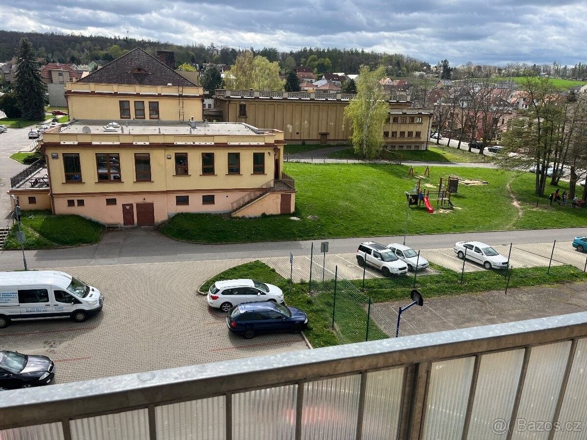 Byty, Chvaletice, 533 12