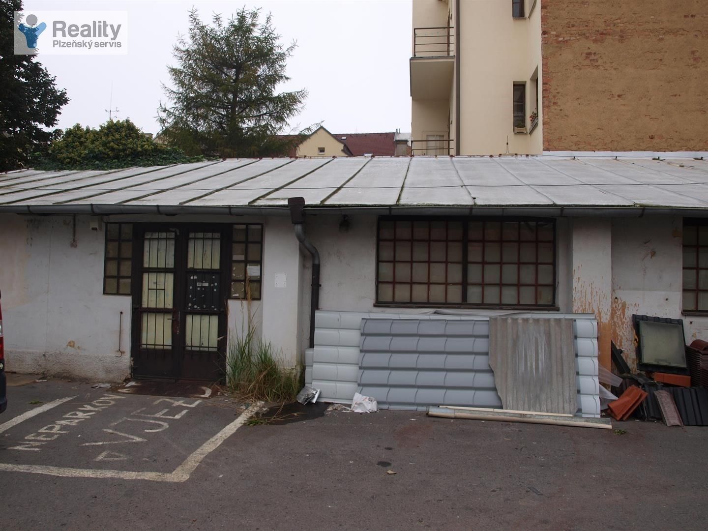 Sklady, Úslavská, Plzeň, 142 m²