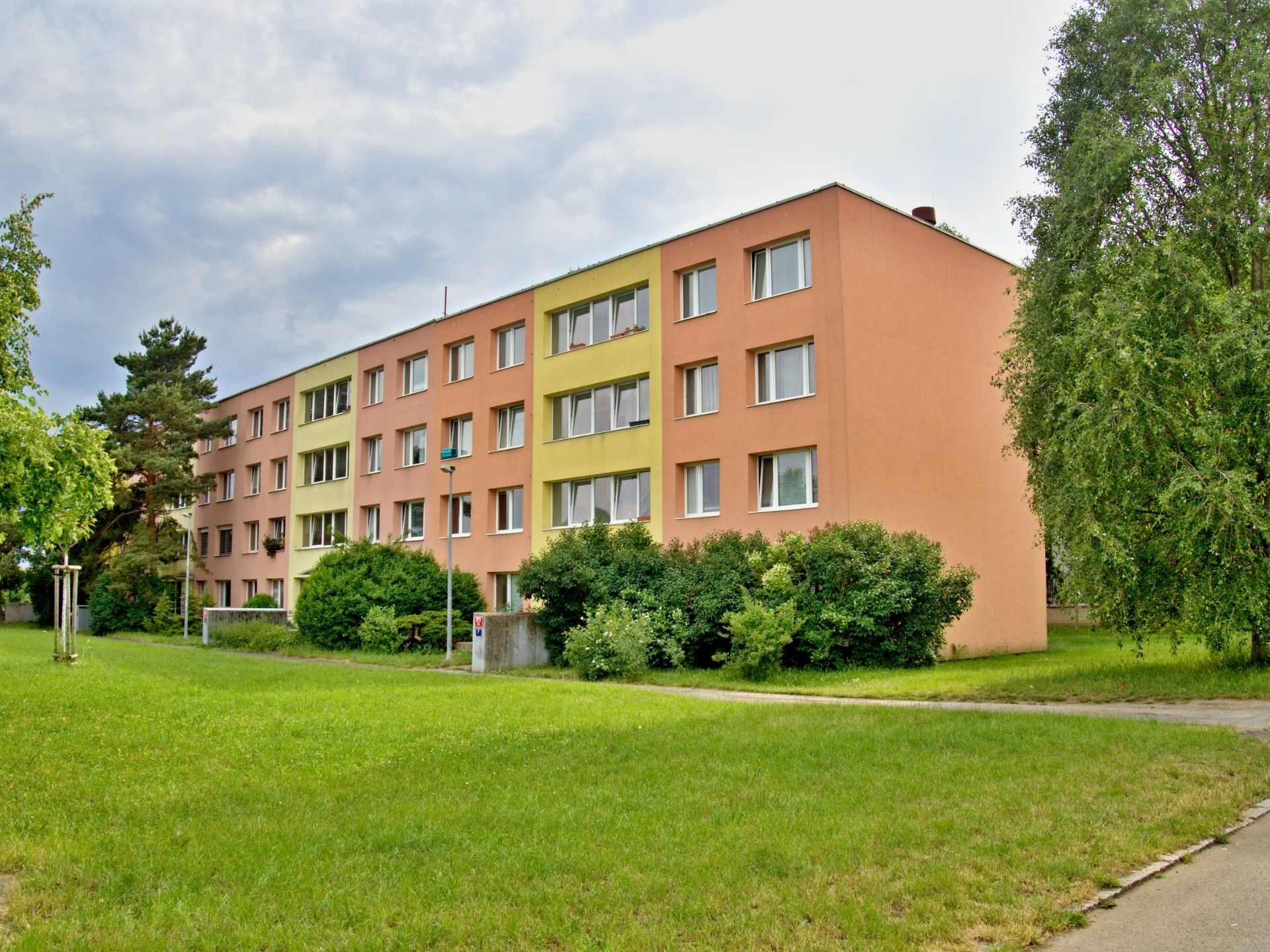 Pronájem byt 2+kk - Pujmanové, Praha, 56 m²