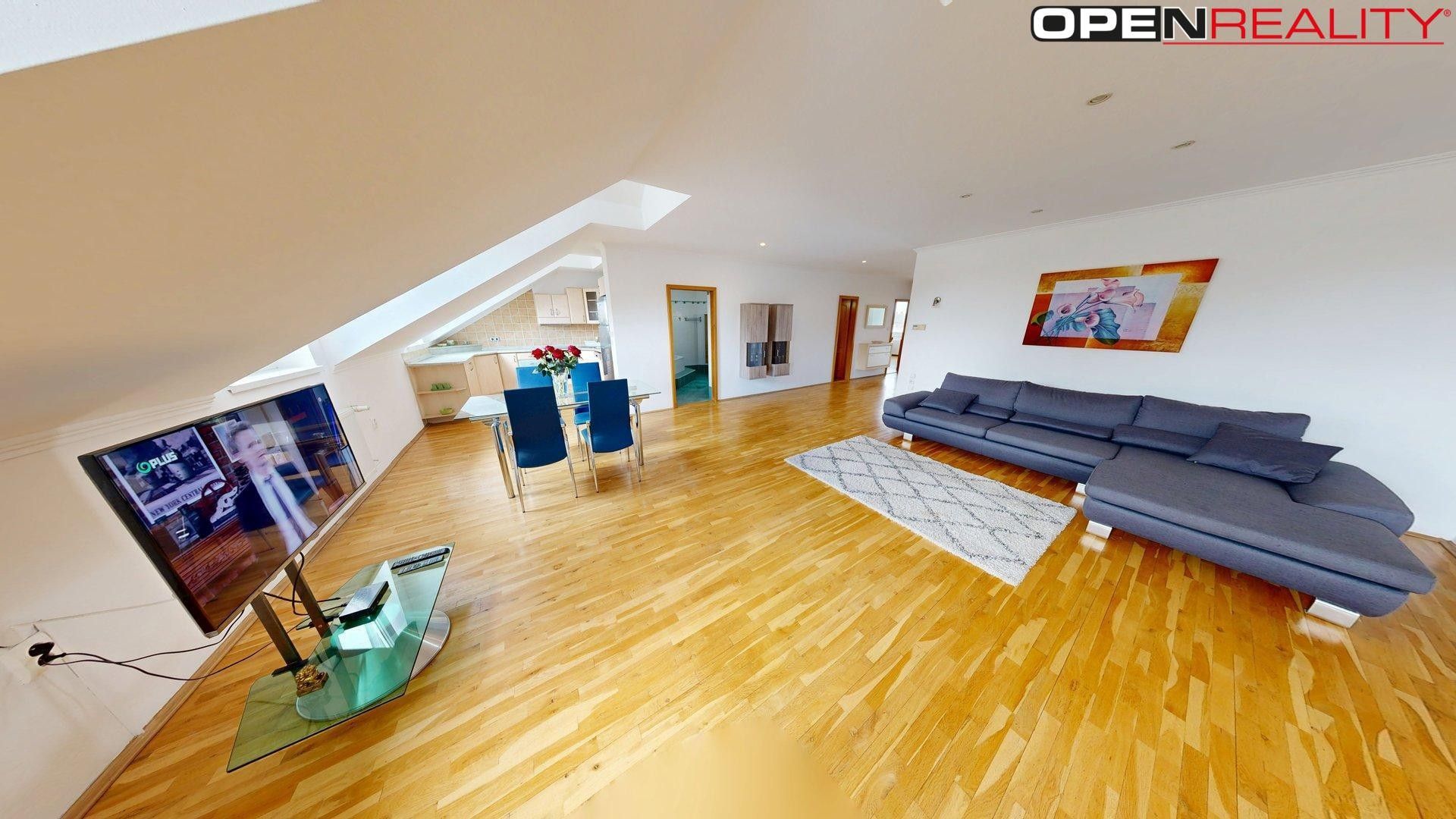 3+kk, Nádražní, Strážnice, 109 m²