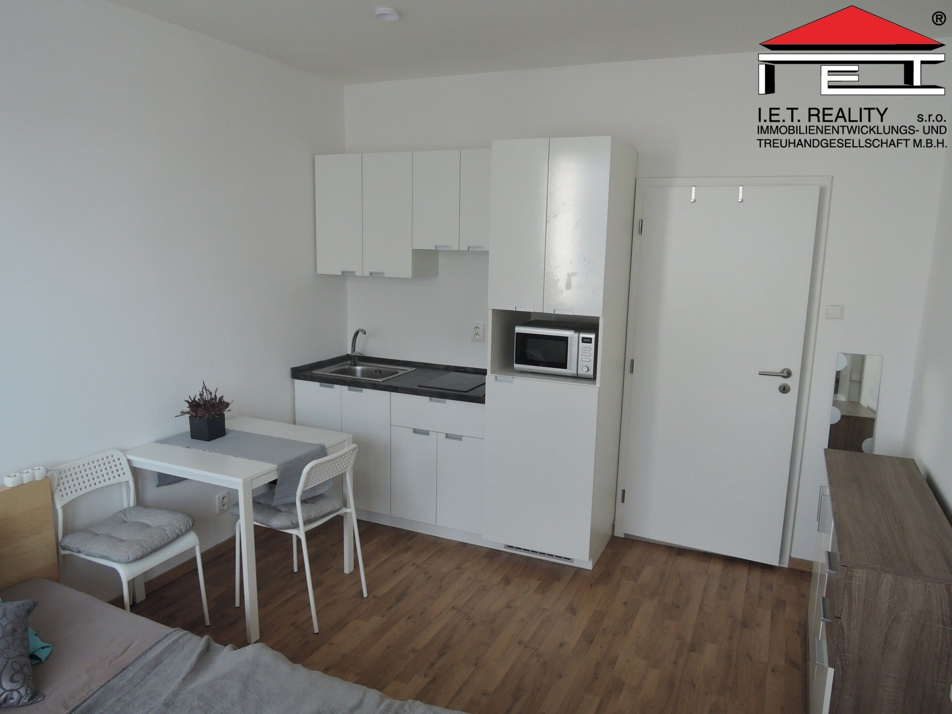 1+kk, Hornoměcholupská, Praha, 23 m²