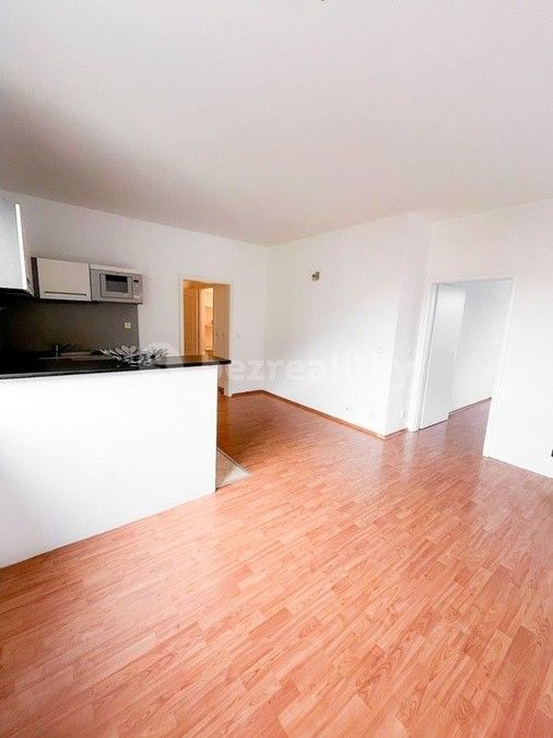 2+kk, Pod Klamovkou, Praha, 43 m²