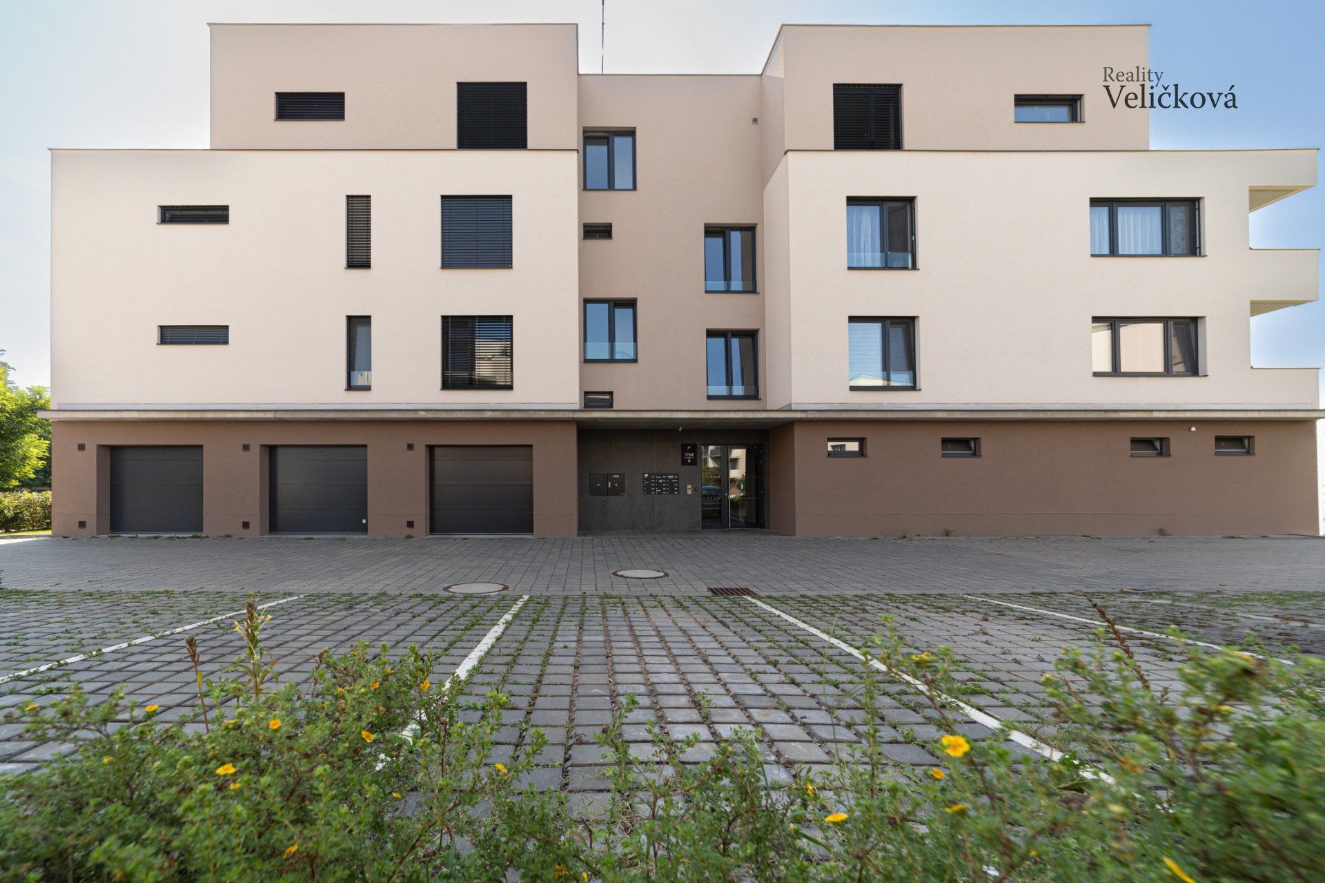 3+kk, Farářství, Hradec Králové, 85 m²