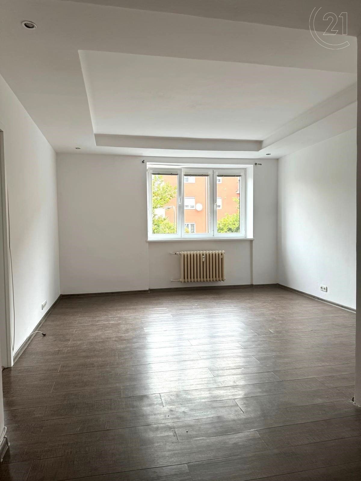 Pronájem byt 3+kk - 28. pluku, Praha, 63 m²