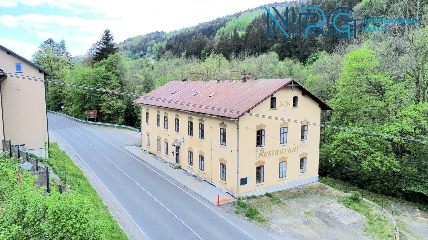 Rodinné domy, Poniklá, 1 342 m²