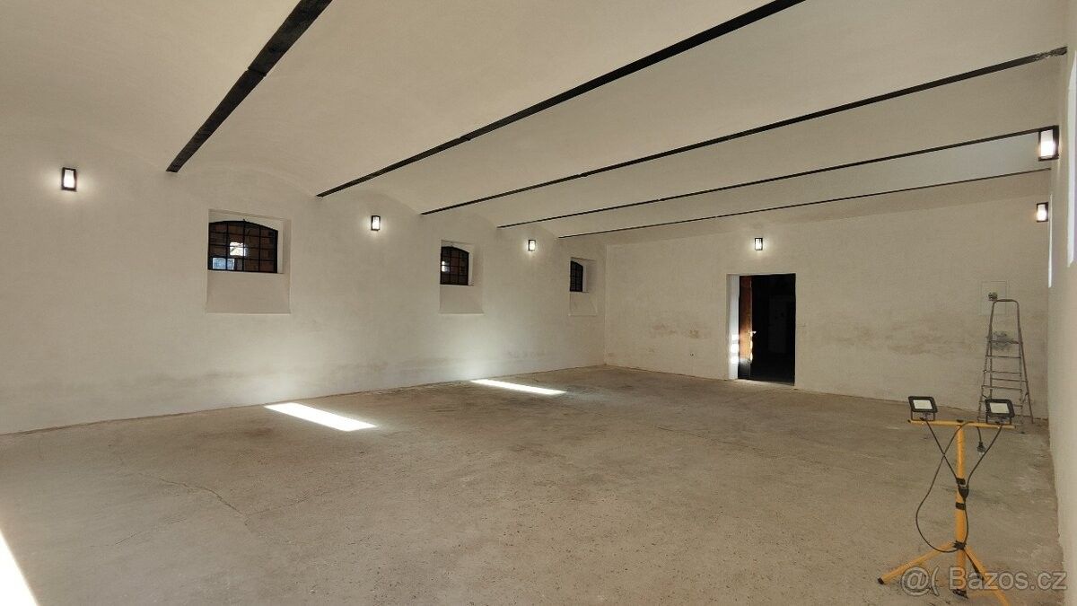 Sklady, Neratovice, 277 11