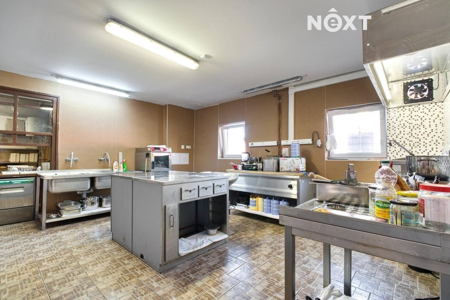 Restaurace, Těšínská, Orlová, 43 m²