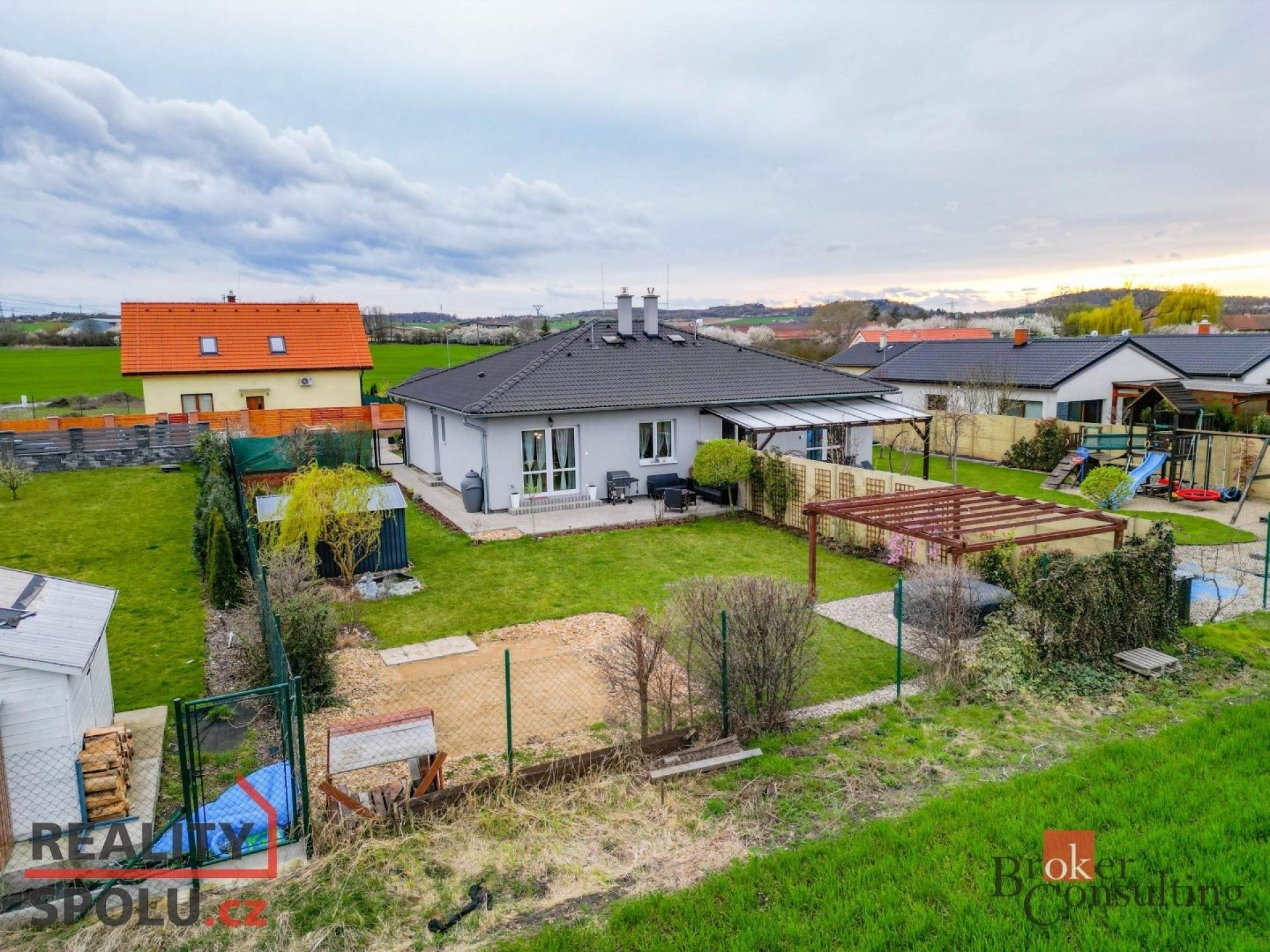 Rodinné domy, Slunečná, Veliká Ves, 74 m²